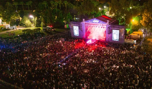 Fuarın geleneği oldu: Çim Konserleri devam ediyor