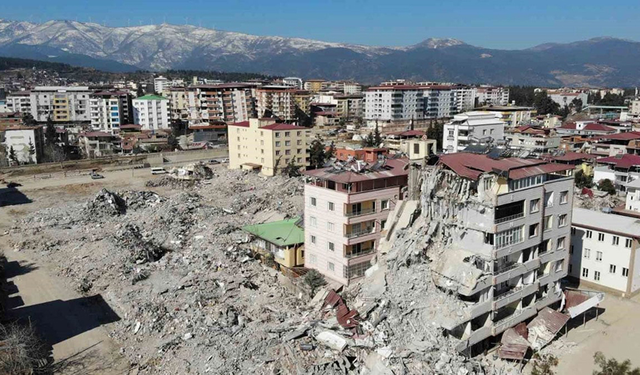 Gözde Apartmanı davasında müteahhit, suçu depreme attı: İvmesi ve büyüklüğü araştırılsın