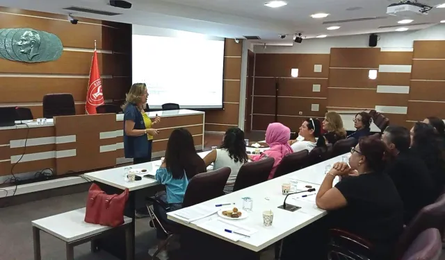 Bornova'da yönetime kadın eli: Muhtarlara iklim eğitimi verildi