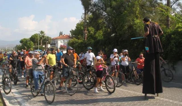 Fethiye'de bisikletini kapan şenliğe koştu: 200'ü aşkın kişi pedal çevirdi