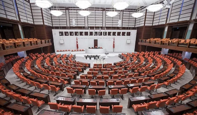 İzmir’in vekillerinin parlamento karnesi: Kim çalıştı, kim sessiz kaldı?