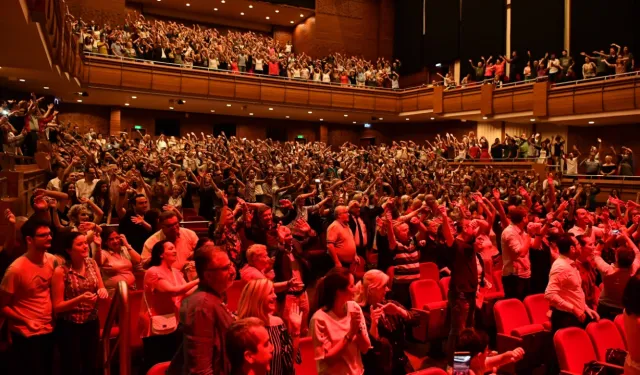 İzmir'de sonbahar dopdolu: Sergi ve konser rüzgarı esecek