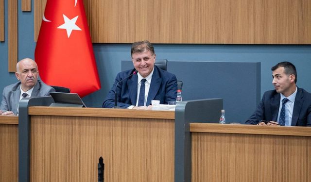 Başkan Tugay'dan Körfez açıklaması: Bu koku lağım kokusu değil