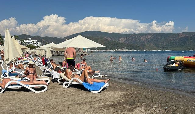 Yaz tatili bitti, Marmaris'te plajlar turistlere kaldı