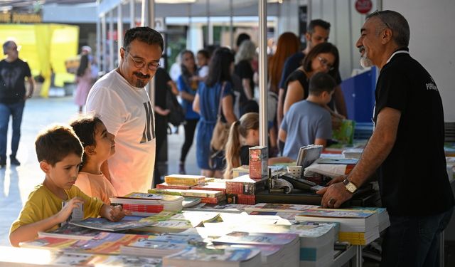 Bornova'da kitap günleri başladı: 6 Ekim'e kadar sürecek