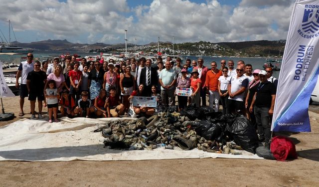 Muğla'da Erasmus öğrencileri ile kıyı temizliği: 175 kilo atık toplandı