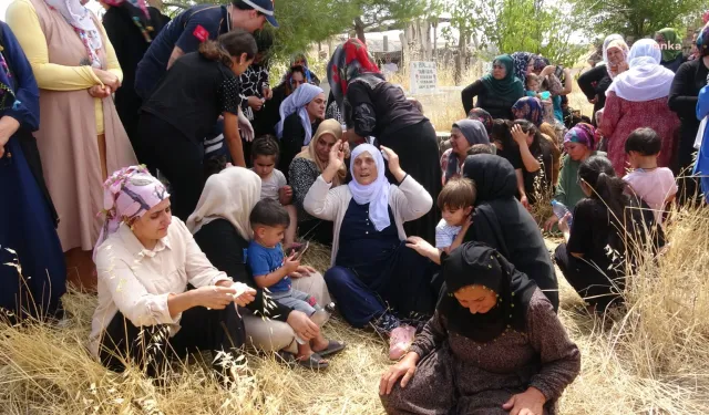 Narin'e acı veda: Minik bedeni toprağa verildi