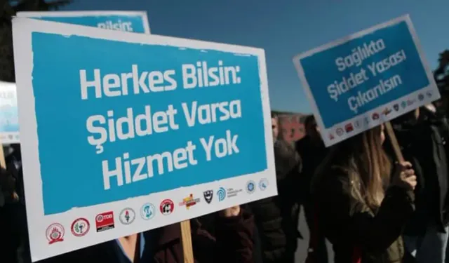 Sağlıkta şiddet bitmiyor: Oğluna rapor vermeyen kadın hekimi hastanelik etti!