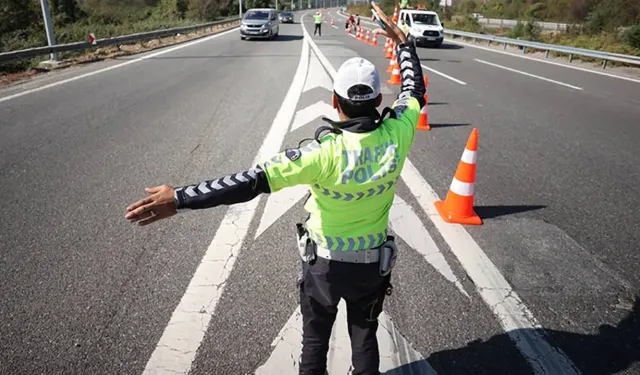 Araç kullanan İzmirliler dikkat: 7 günde 21 bin 418 kişiye ceza kesildi