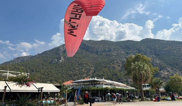 Yamaç paraşütü tutkunları Fethiye'de: Bambaşka bir dünyaya adım atmak gibi