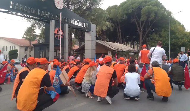 İzmir’de kamu işçileri de eyleme geçti: Ekonomik krizin bedelini işçiler ödemeyecek!