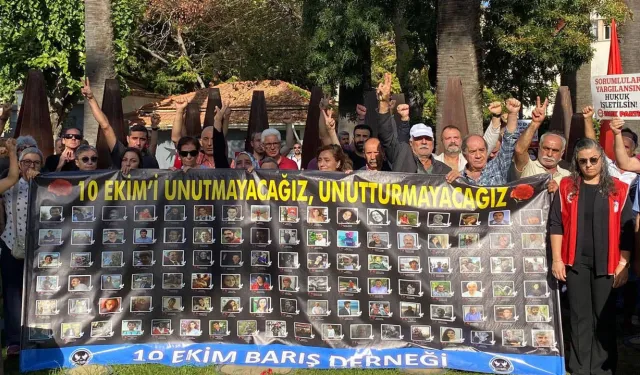 İzmir'de anma programı: 10 Ekim Ankara Gar Katliamı unutulmadı