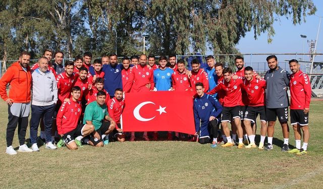 İzmirspor, lider olarak ilk maçına çıkıyor