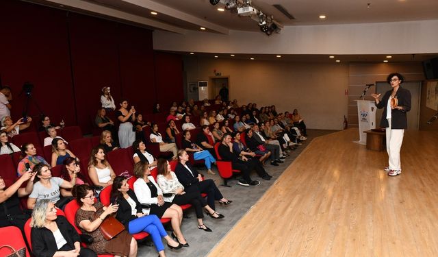 Çiğli'de interaktif seminer: Masalların büyülü dünyasına yolculuk