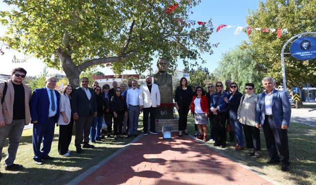 Ahmet Taner Kışlalı Güzelbahçe'de anıldı: Fikirlerini yaşatmaya devam ediyoruz