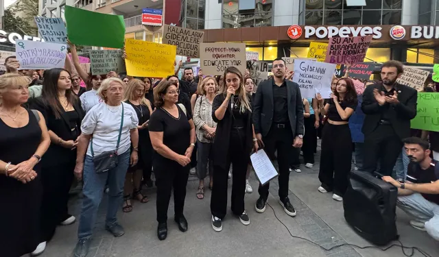 İzmir’de kadın ve çocuk cinayetleri protesto edildi