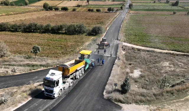 İzmir'in zirvesine 10 bin ton asfalt döküldü