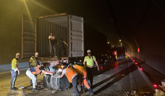 İzmir'de zincirleme kaza: 1 kişi yaralandı