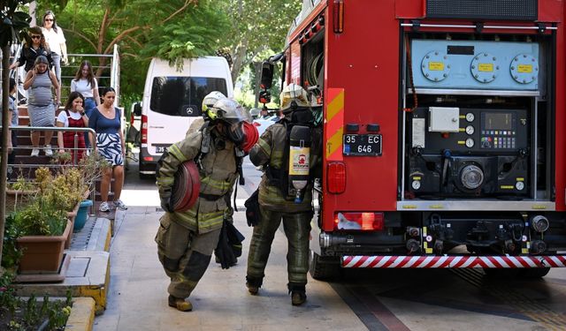 Bornova'da yangın tatbikatı: Çalışmalar gerçeğini aratmadı