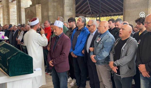 Tekirdağ'daki trafik kazasında ölen hekimler toprağa verildi