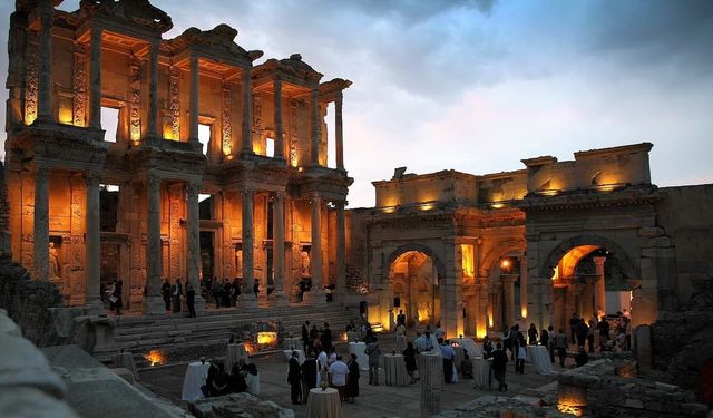 İzmir'de buram buram tarih kokan yerler: Hepsi de büyüleyici