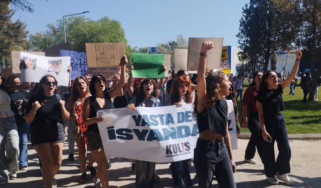 Ege Üniversitesi öğrencilerinden Ayşenur ve İkbal eylemi: Dayanamıyoruz, katlediliyoruz