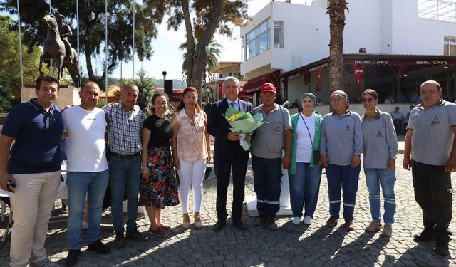 Güzelbahçe'de memurların mutlu günü: Çifte sözleşme imzalandı