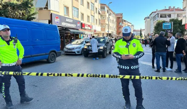 İstanbul'da hareketli saatler: Polise çekiç ve silahla saldırdılar