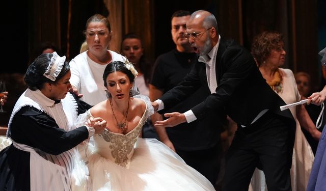 La Traviata operası İzmir 'de sanatseverlerle buluşuyor