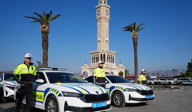 İzmir'de güvenlik güçlerine 988 adet sıfır araç tahsis edildi