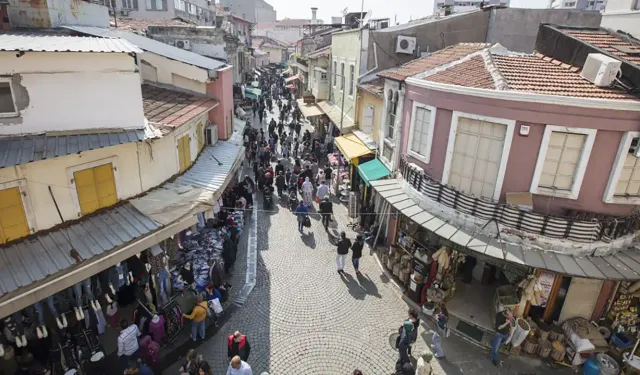 Konak Belediyesi’nden Kemeraltı’na neşter: Dükkanlar teker teker denetlenecek