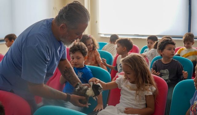 Karşıyaka'da farkındalık eğitimleri: Can dostlar miniklerle buluştu