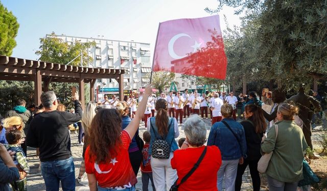 Karşıyaka'da Cumhuriyet Bayramı kutlamaları başladı