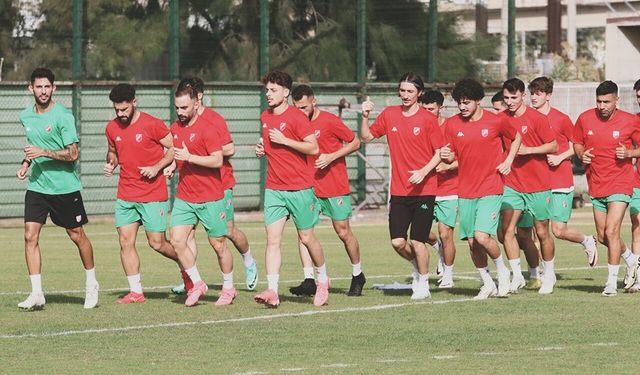 Karşıyaka, Kuşadasıspor'a konuk oluyor: Müsabaka Tire'de oynanacak