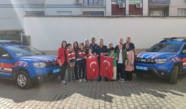 İzmir'de askerlik heyecanı: Özel gereksinimli öğrencilerin hayalleri gerçek oldu