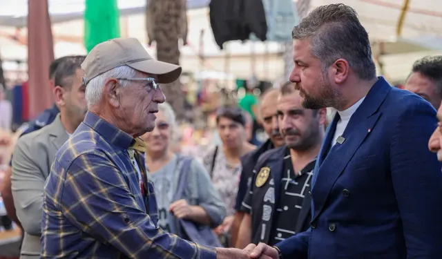 Pazarın nabzını tuttu, öneri ve şikâyetleri not etti: Buca'da başkan alana indi