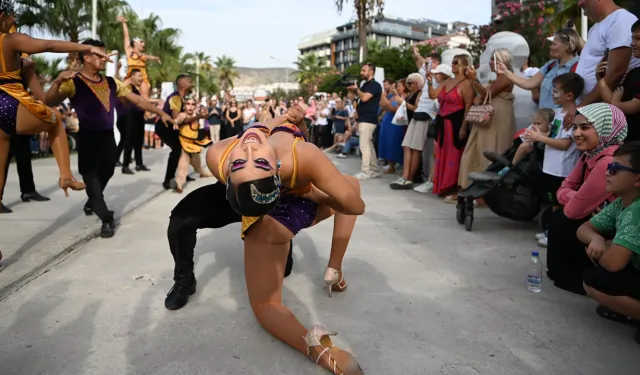 Kuşadası sokaklarında festival coşkusu: Lezzet, müzik, sanat ve eğlence bir arada