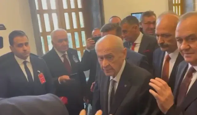 Bahçeli'den Erdoğan sorusuna bir ilginç çıkış: Ya vazgeç ya mesleği bırak!