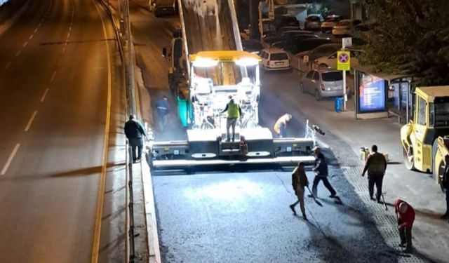 Daha yaşanabilir Bayraklı için çalışmalar devam ediyor: Yol ve köprü yenileme çalışmaları sürüyor