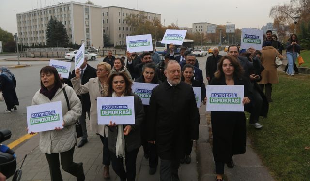 DEM Parti heyeti İçişleri Bakanlığı’na yürüdü: Barışı yok sayıyorlar