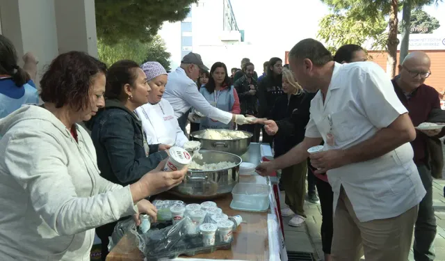 Ege Üniversitesi Hastanesi'nde 'pilav-ayran'lı protesto: Çalışanlarımız bıktı