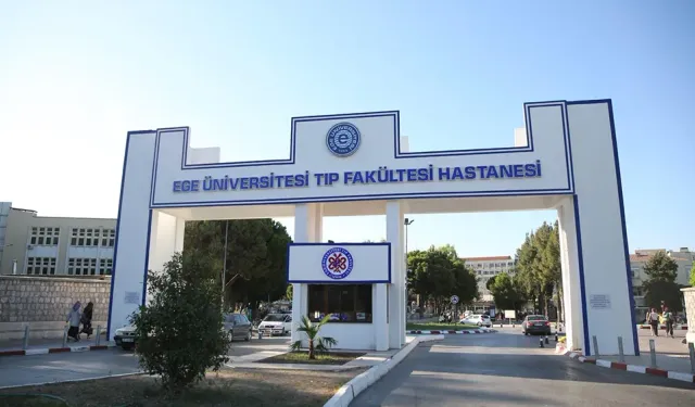 Ekmeğin içinden canlı böcek, salatadan kurt çıktı: Ege Üniversitesi Hastanesi'nde yemek skandalı!