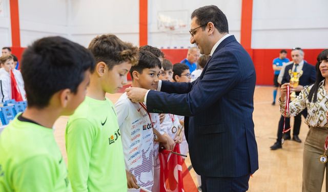 Balçova'daki futsal turnuvası yoğun ilgi gördü: 25 Kasım'da tekrar başlıyor