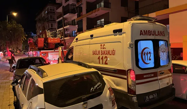 İzmir'de apartman yangını: 3 kişi hastaneye kaldırıldı