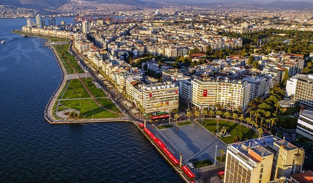 İzmir’de yılın belediye başkanı belli oldu