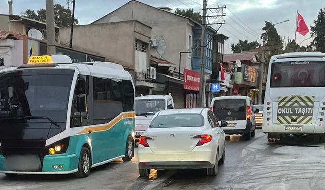 İzmir'de yola çıkacaklar dikkat: Yağlanma sebebiyle uyarı yapıldı