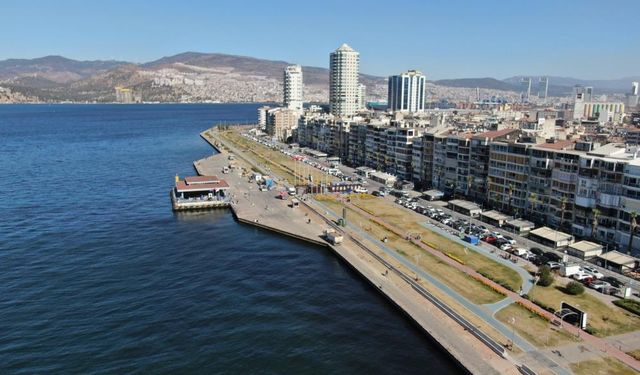 İzmir Kordon'u taşkınlara hazırlanıyor: Beton bariyerlerin yüzde 60'ı tamamlandı