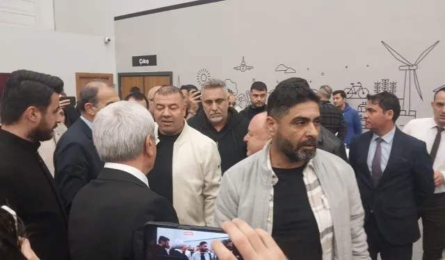 Eski AKP’li Aydemir’in gelişi, meclisi gerdi: Arkadaşlar büyükşehirin çayını içmeye geldiler!