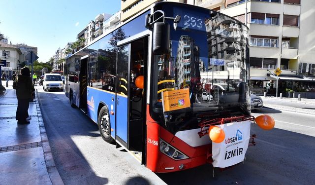 ESHOT'tan farkındalık desteği: İzmir'de lösemili çocuklar için renkli otobüs turu düzenlendi