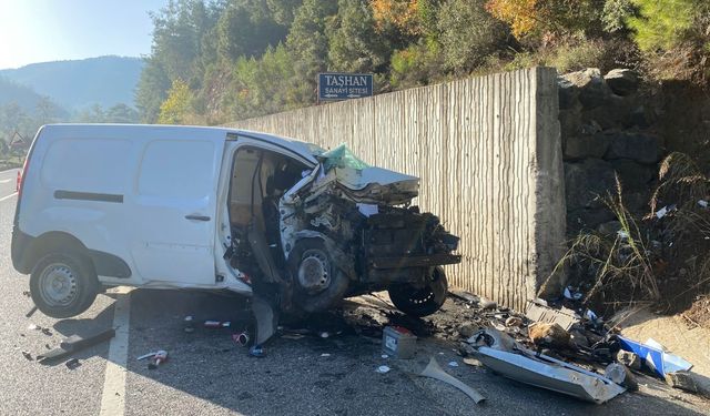 Muğla'da feci trafik kazası: İki çocuk hayatını kaybetti